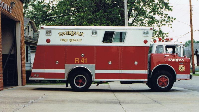 File:11-EQ 1976 Fairfax.jpg