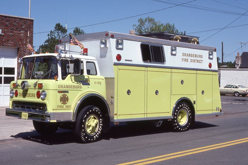 File:11-EQ 1976.jpg
