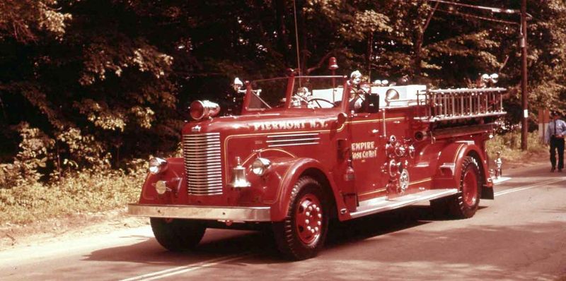 File:13-750 1951 Red.jpg
