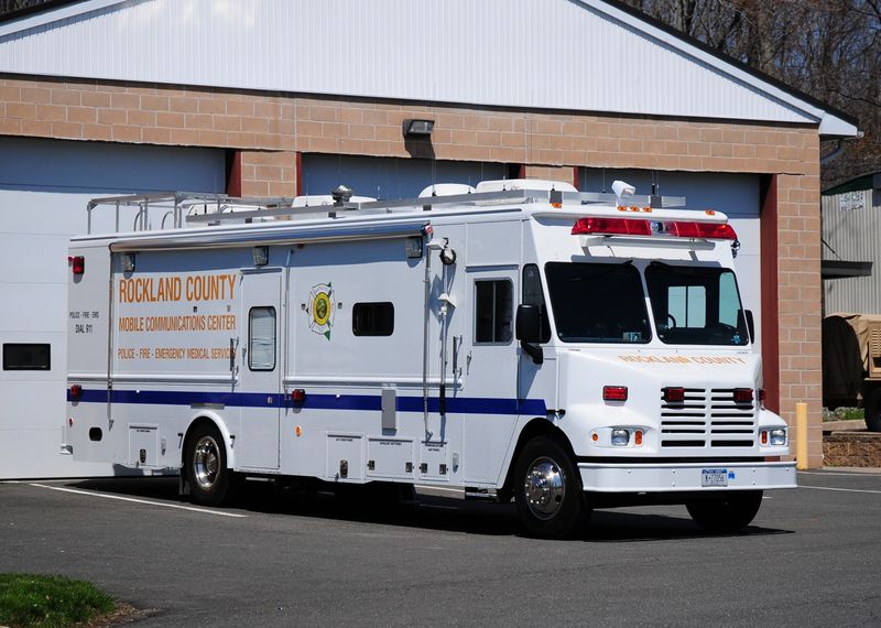 File:Command Van 2000.jpg