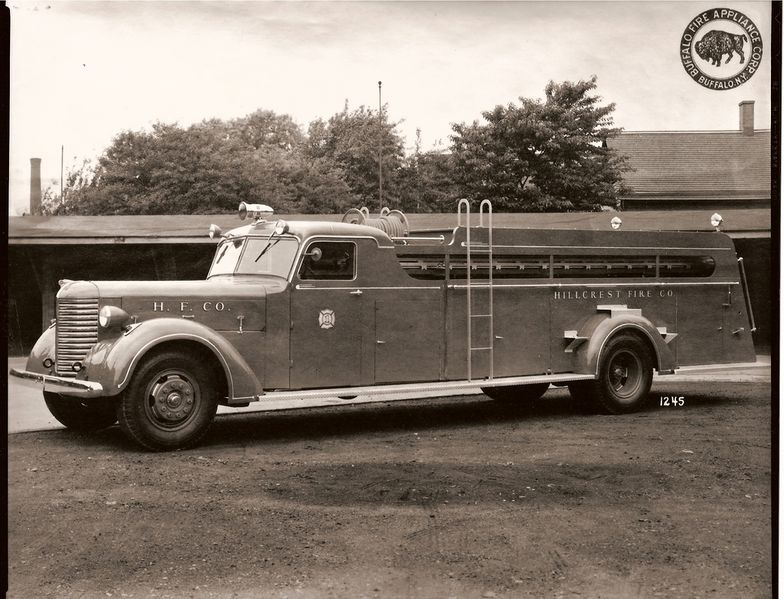 File:6-Quad 1946.jpg