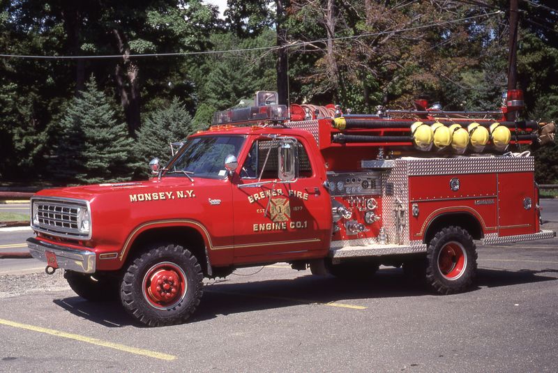 File:7-MP 1976.jpg